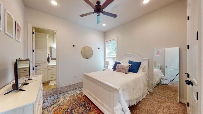 Building Photo - 105 Luther St