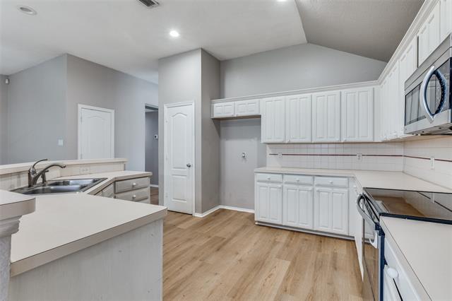 Building Photo - 8159 Kathleen Dr