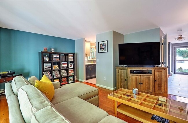 Building Photo - 28 Marigold Cir
