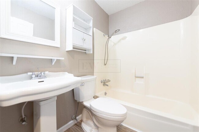 Building Photo - 22403 Deville Dr