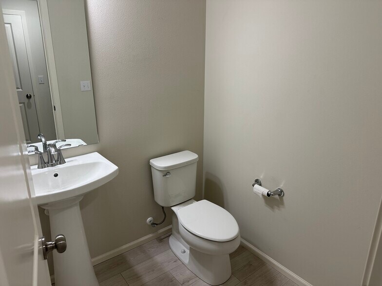 Building Photo - 11919 313th Ave SE