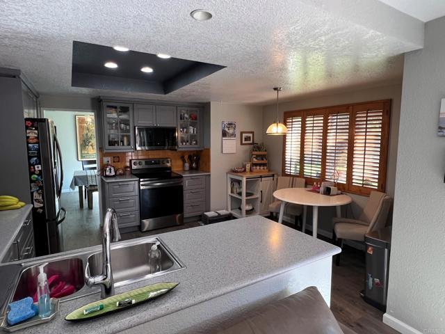 Building Photo - 1760 Hampton Ct