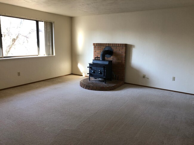 Building Photo - 2829ap