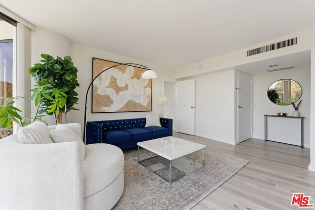 Building Photo - 4316 Marina City Dr