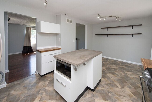 Building Photo - 4286 Boyne Ct