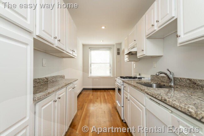 Building Photo - 123 Highland Ave