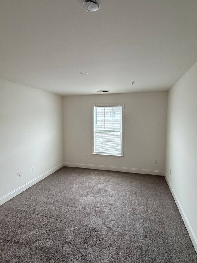 Building Photo - Spacious 4-Bedroom Townhome with Garage in Prime Columbia/Elkridge Location- PENDING APPLICANT