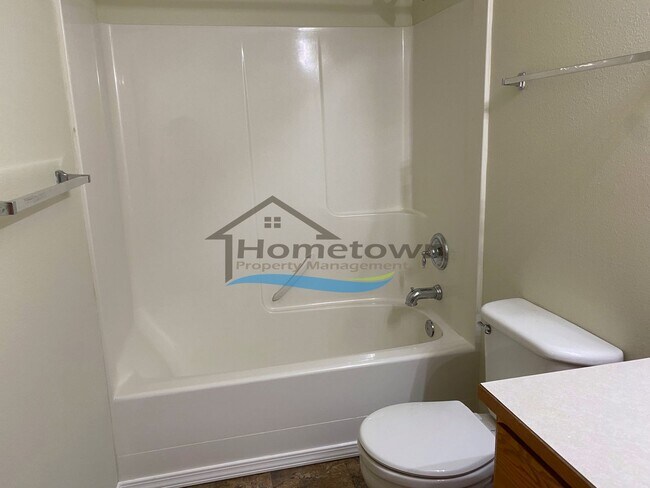 Building Photo - Beautiful 4 Bed 2 Bath Home on Corner Lot ...