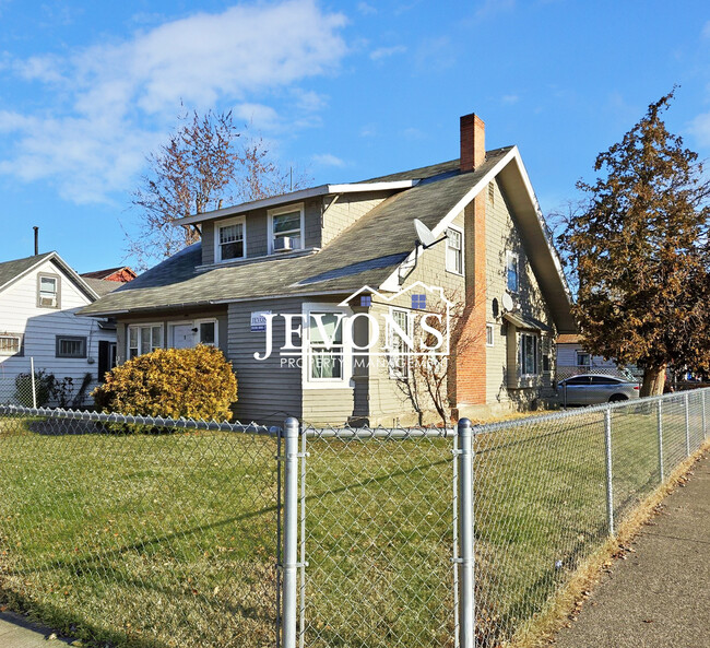 Building Photo - 201 N 7th St