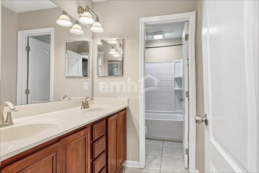 Building Photo - 4032 Ringneck Dr