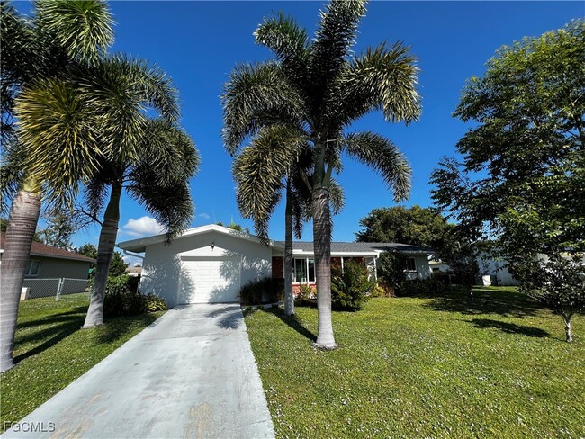 Primary Photo - 923 SE 32nd St