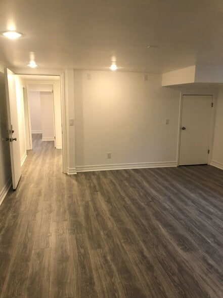 Building Photo - 516 E Wedgewood Ave