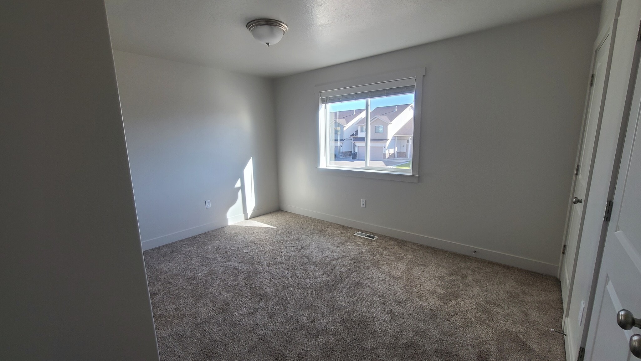 Building Photo - 2460 W 450 N