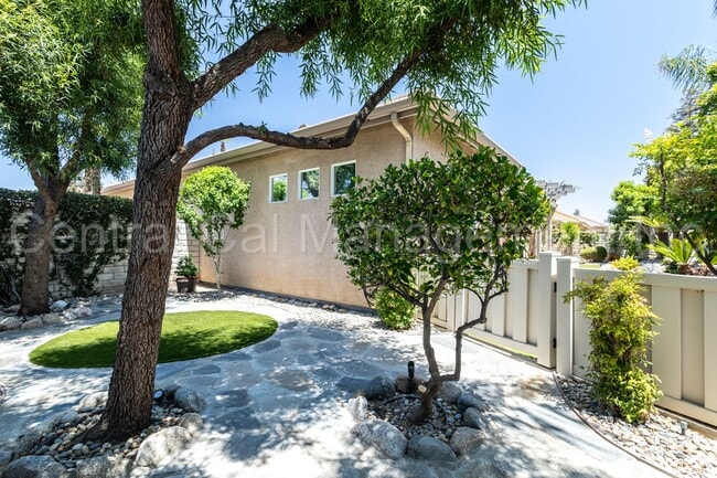 Building Photo - 3 Bedroom/2Bath Home the Greens at Seven O...