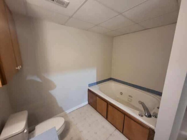 Building Photo - 645 Gardner Rd