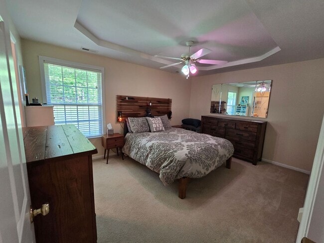 Building Photo - NEW LISTING!!!!!