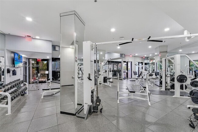 Building Photo - 1581 Brickell Ave