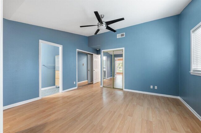 Building Photo - 11904 Highland Oaks Trail