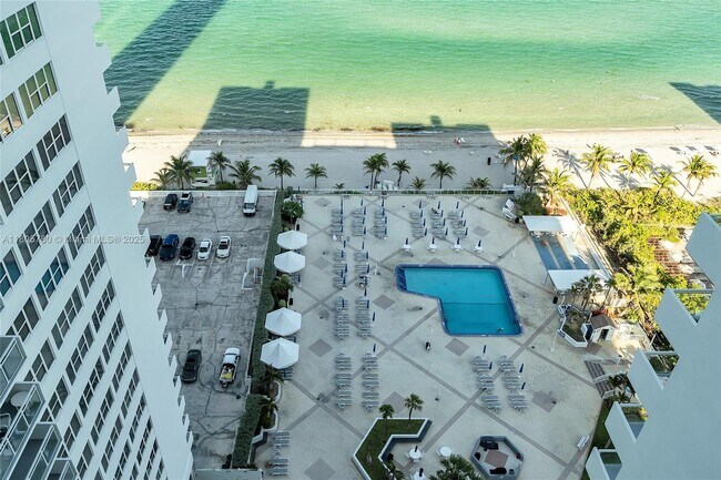 Building Photo - 2030 S Ocean Dr