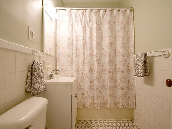 Building Photo - 5022I