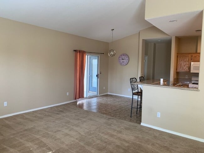 Building Photo - 3 Bedroom, 2 Bath Home with attached 3 car...