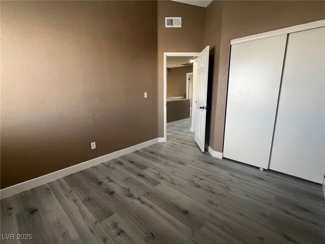 Building Photo - 1368 Torington Dr