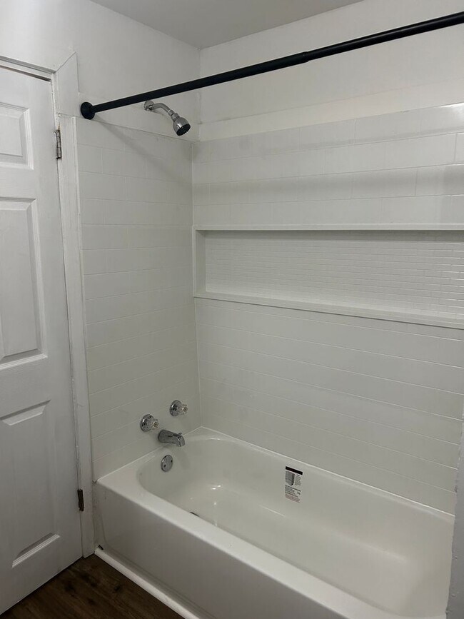 Building Photo - Newly Renovated 4 Bedroom Home in York City School District!