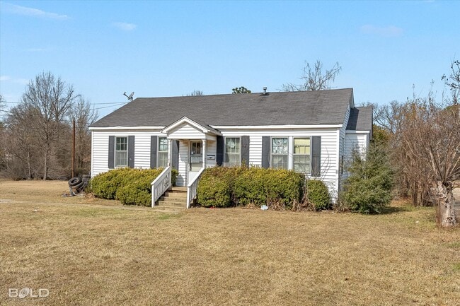 Building Photo - 3814 Lakeshore Dr