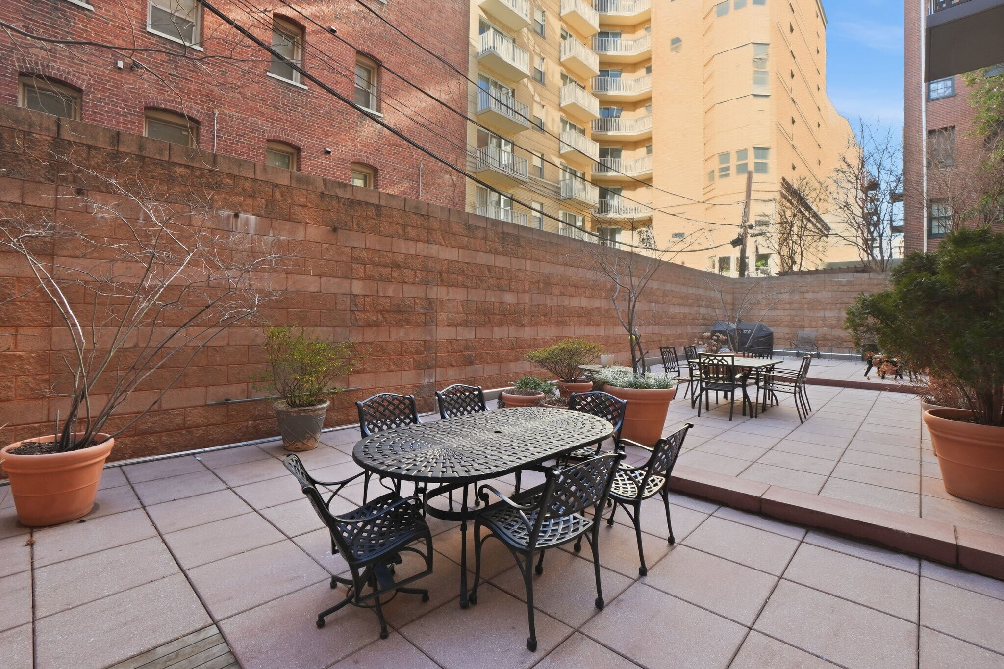 Building Photo - 1001 L St NW