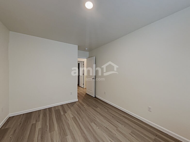Building Photo - 1215 W 17th Ave