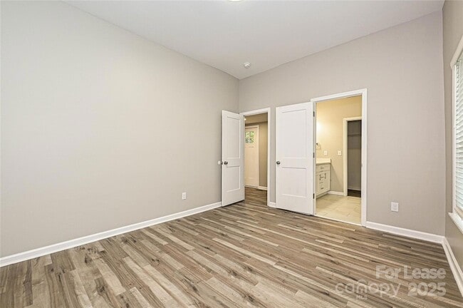 Building Photo - 117 W Henderson St