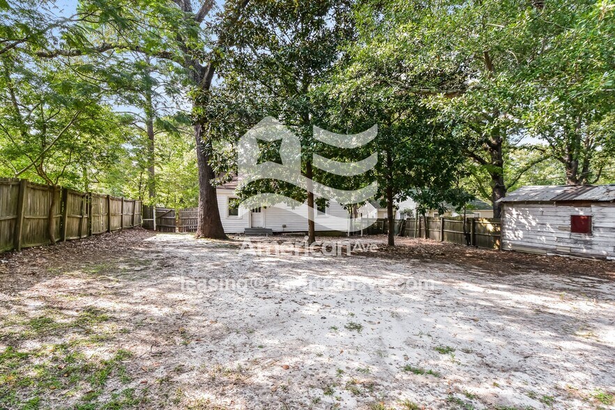 Building Photo - 302 Arbor Dr