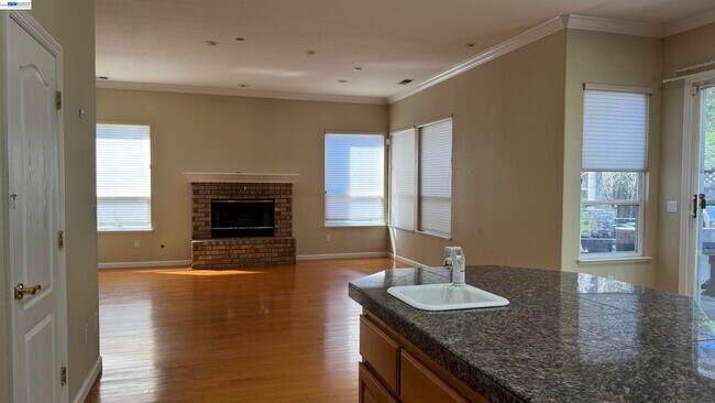 Building Photo - 118 Deer Meadow Terrace