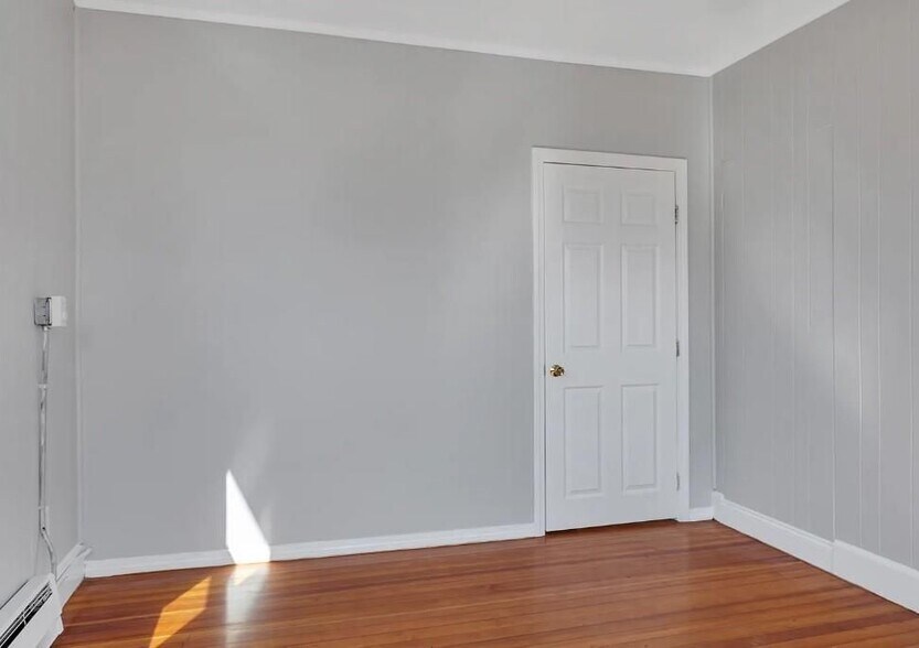 Building Photo - 109 Pocasset Ave