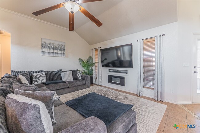 Building Photo - 4011 Salt Fork Dr