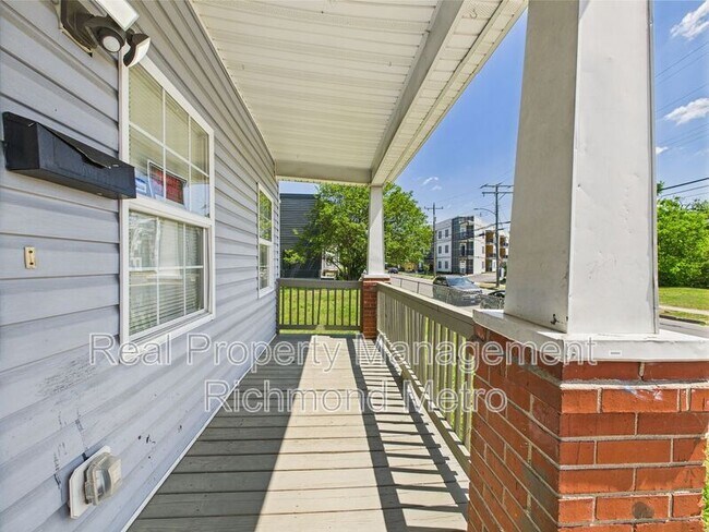 Building Photo - 1610 N 28th St