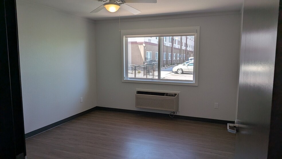 Building Photo - 200 E Wolfensberger Rd