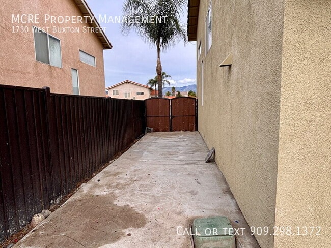 Building Photo - 1730 W Buxton St