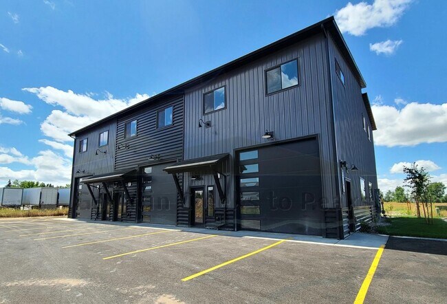 Primary Photo - 212 Fletching Way
