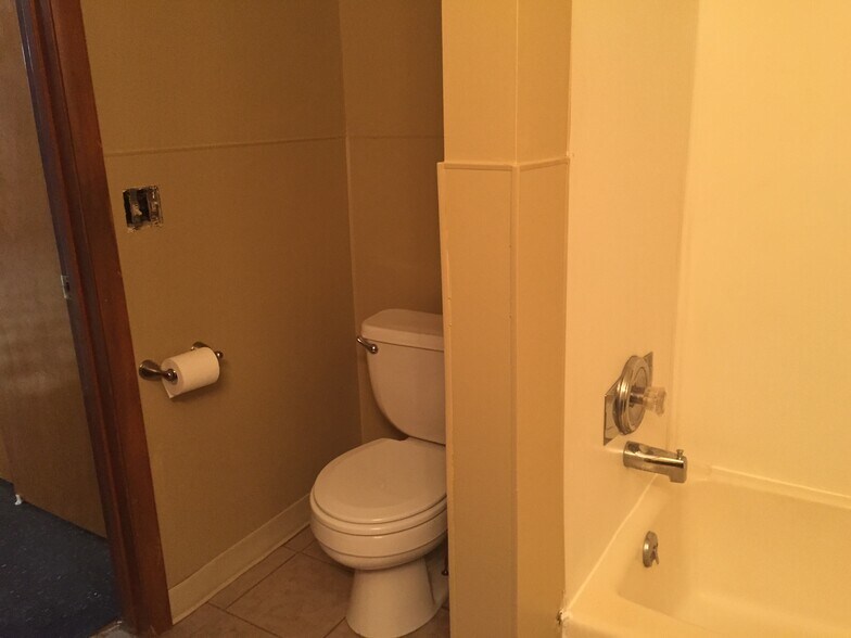 Building Photo - 57 Main St S