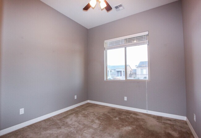 Building Photo - Three Bedroom Granville Home