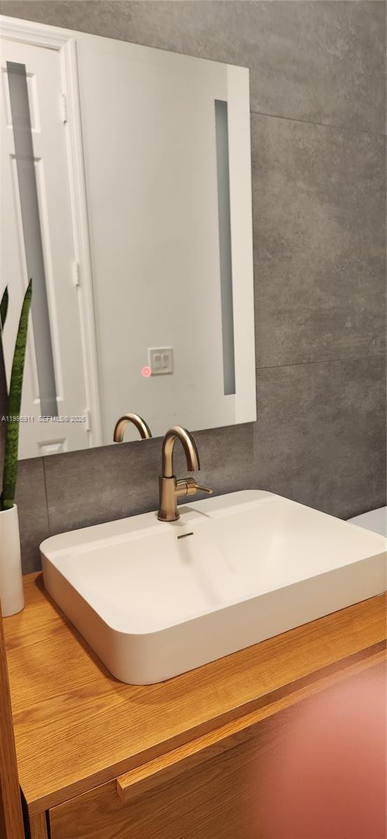 Building Photo - 3870 E Hibiscus St