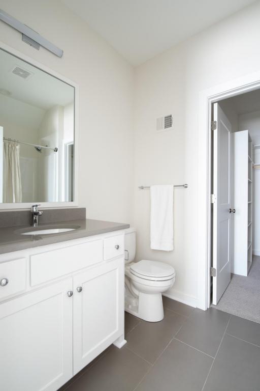 Building Photo - 7930 Greystone St