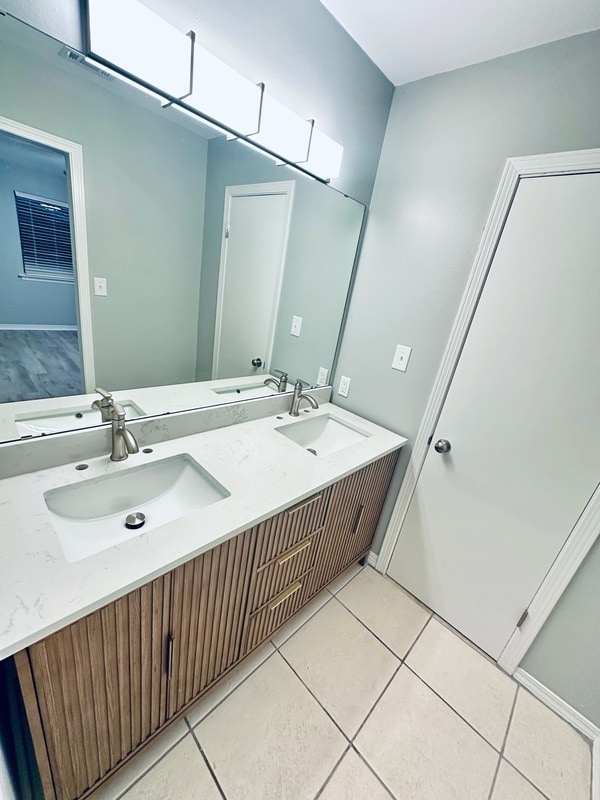 Building Photo - 500 Lincoln St