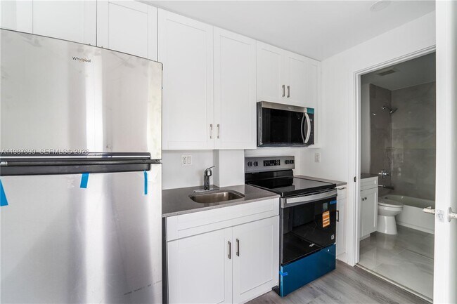 Building Photo - 1165 NW 8th Ave