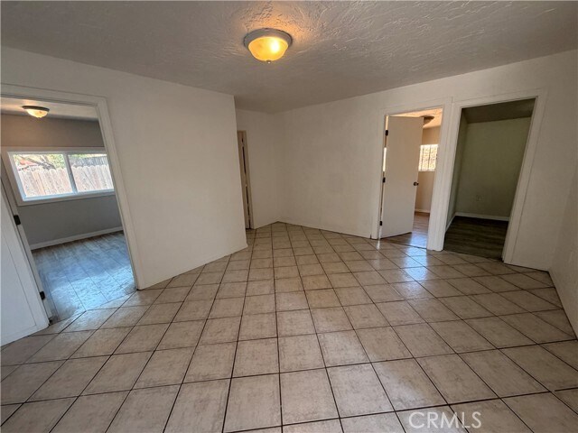 Building Photo - 258 E Hl
