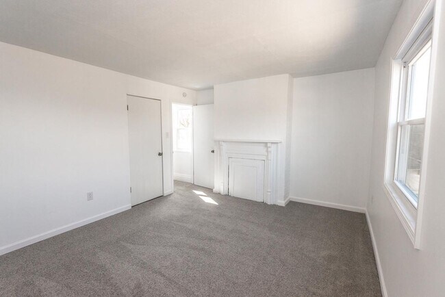 Building Photo - 453 Edith St