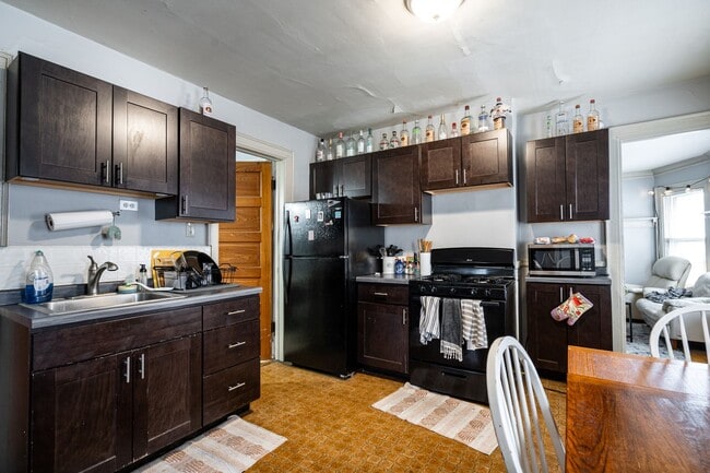 Building Photo - 2971 N Murray Ave