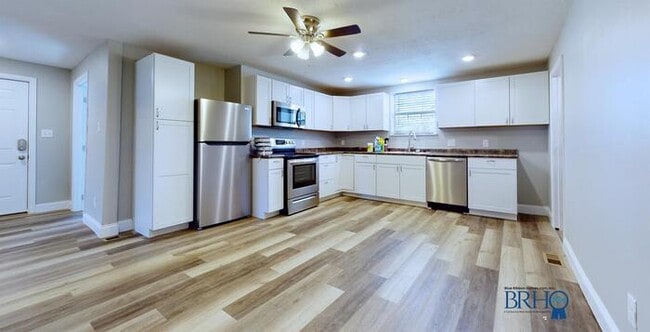 Building Photo - 1311 W Baxter Ave