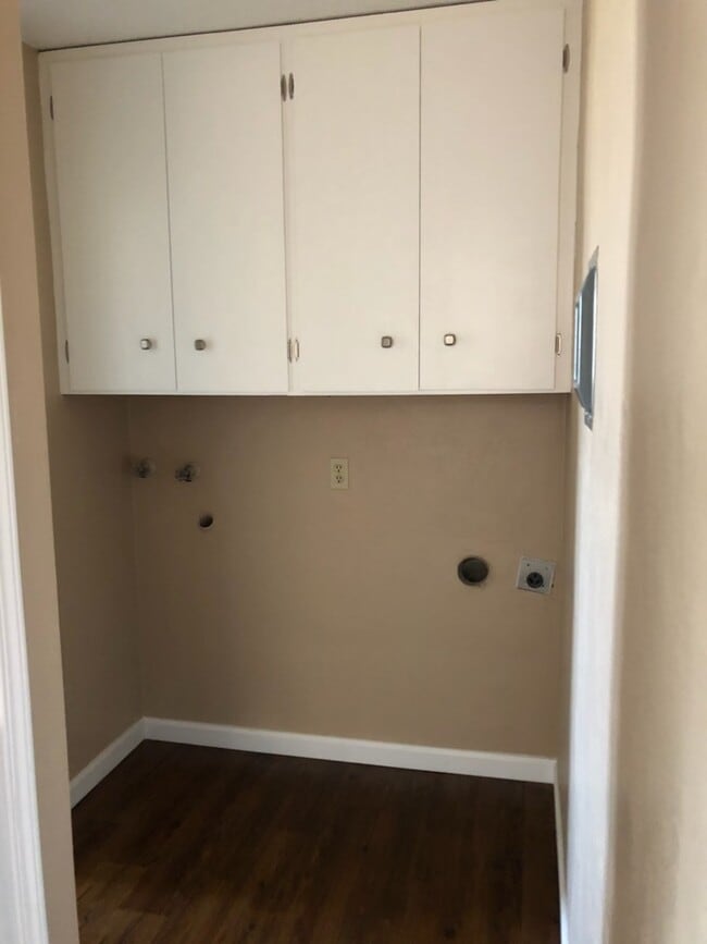 Building Photo - 2 Bedroom 1 bath in NW Corvallis